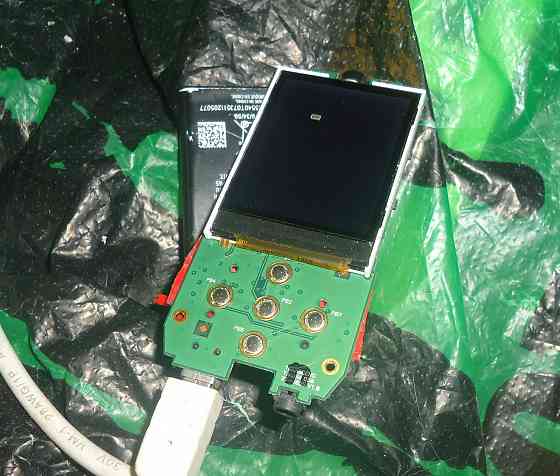 Вкитае на фонаре CharlieHebdo Донецк