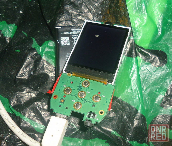 Вкитае на фонаре CharlieHebdo Донецк - изображение 1