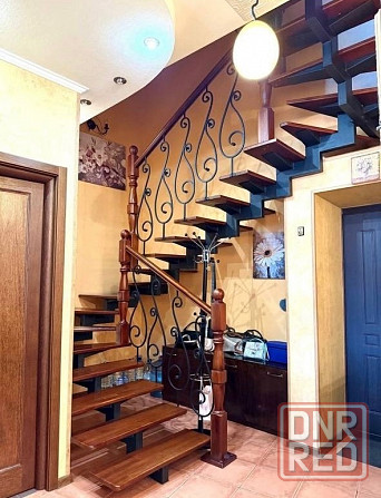 Продам 3 ком.кв 140 м2 в двух уровнях, центр, Донбасс Арена, гостиница Шахтер. Донецк - изображение 1