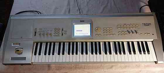 Продаю KORG Triton Studio Донецк