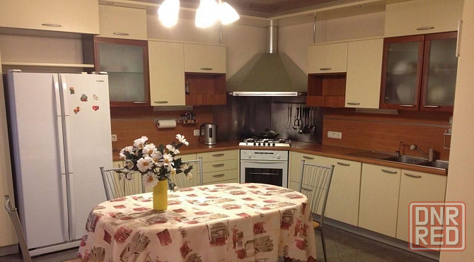 Сдается двухкомнатная квартира на длительный период возле ОЦуБ, Ленинский район Донецк - изображение 1