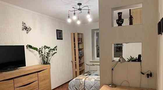 Сдаю однокомнатную квартиру в Пролетарском районе, находится по ул. Щетинина, возле автостанции. Донецк