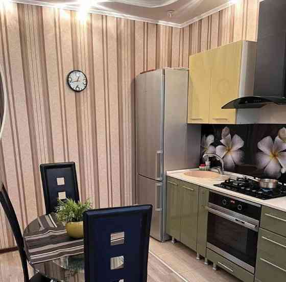 Сдаётся уютная двухкомнатная квартира с евроремонтом в Калининском районе на Калининском рынке Донецк