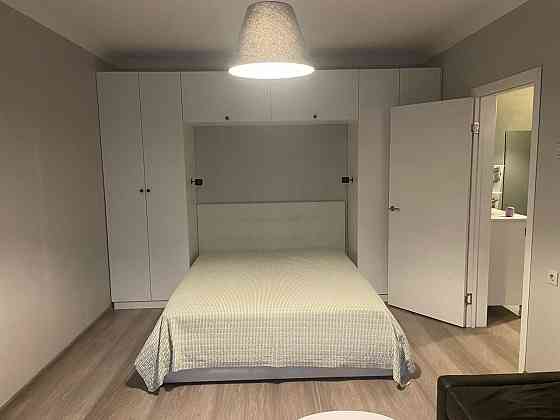 Сдается:1-комнатная квартира Этаж: 4 Район:Ворошиловский Стоимость:26000 Залог:26000 Донецк