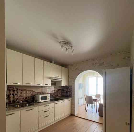 Сдаю двухкомнатную квартиру 56.0 м² этаж 2 город Донецк, Ворошиловский район Донецк