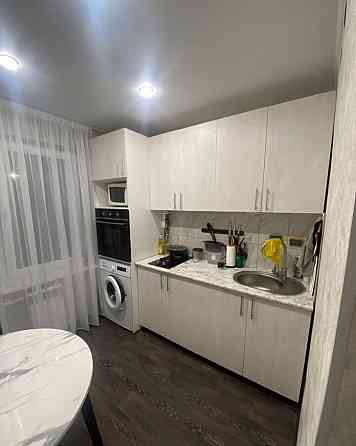 Сдается однокомнатная квартира в Ворошиловском районе по Университетской. Площадь 32 кв.м. Этаж 3. Донецк