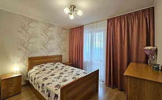 Сдается уютнaя трехкомнатная квaртиpа в самом сердце Донецка (Ворошиловский район, улица Артема Донецк