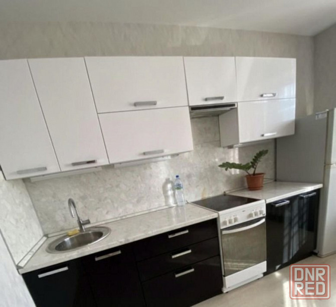 Сдаю однокомнатную квартиру 40.0 м² этаж 9/9 город Донецк, Ленинский район. Донецк - изображение 1