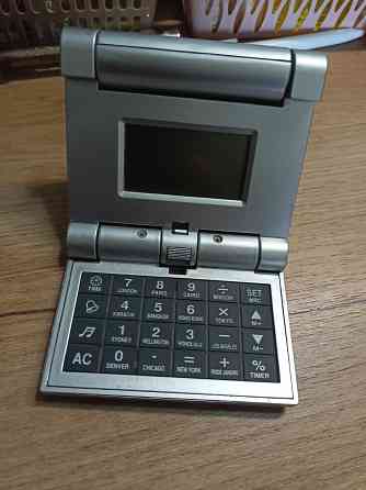 Часы электронные, настольные из 2000х Макеевка