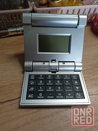 Часы электронные, настольные из 2000х Макеевка - изображение 1