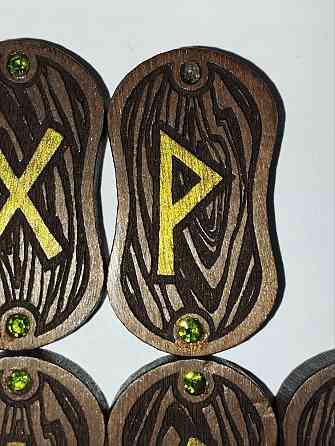 Руны скандинавские SILVARIE, деревянные из березы, с кристаллами Донецк