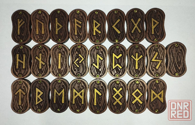 Руны скандинавские SILVARIE, деревянные из березы, с кристаллами Донецк - изображение 1