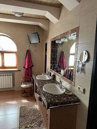 Продам дом двухэтажный 280 м2, документы готовы. недалеко от Донецк Сити Донецк