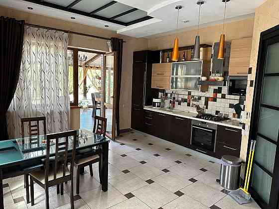 Продам дом двухэтажный 280 м2, документы готовы. недалеко от Донецк Сити Донецк