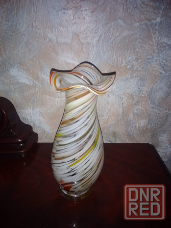 ваза из цветного стекла советских воемен Донецк - изображение 1