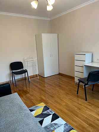 Сдается двухкомнатная квартира в Ворошиловском районе по улице Артема (ориентир Тц "Континент"). Донецк