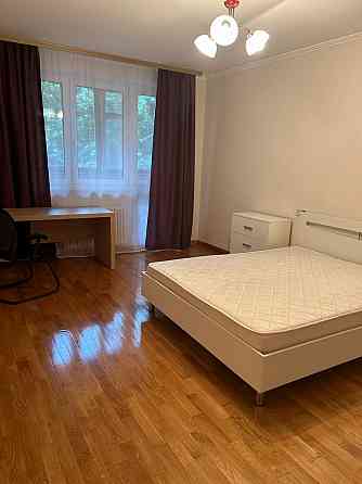 Сдается двухкомнатная квартира в Ворошиловском районе по улице Артема (ориентир Тц "Континент"). Донецк