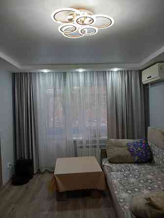 Продам 3 к. квартиру 2/5 в центре города Ворошиловского р-на Донецк