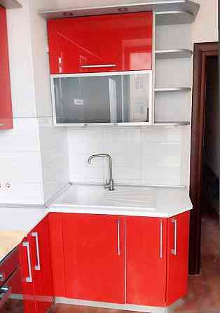 Продается 2-х комнатная квартира (сталинка) в центре города. Мариуполь