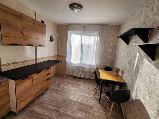 Продается трехкомнатная квартира в Левобережном районе Мариуполь