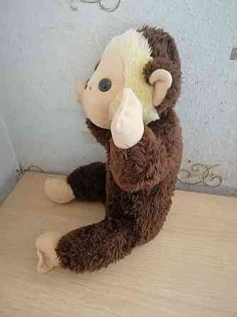 Продам игрушку обезьяна большая Донецк