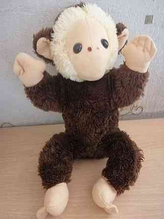 Продам игрушку обезьяна большая Донецк