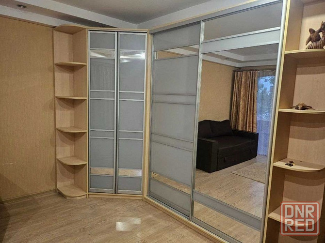 Аренда 1-комнатной квартиры-студии в Калининском р-не. Предлагается в долгосрочную аренду просторная Донецк - изображение 1