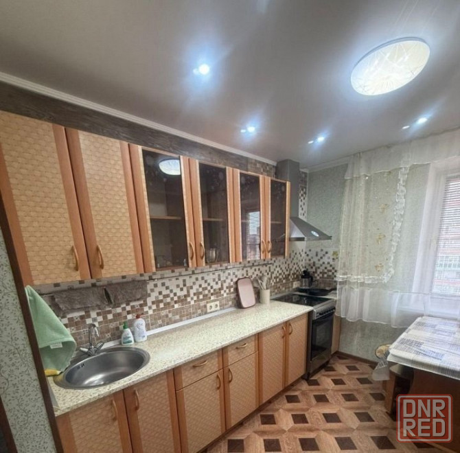 Сдаю двухкомнатную квартиру 52.0 м² этаж 8/9 город Донецк, Киевский район, улица Молодых Шахтёров. Донецк - изображение 1