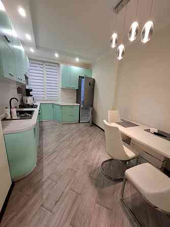 Первая сдача двухкомнатной квартиры в Ворошиловском р-не.Общая площадь 60/36/12 м².Этажность 4/5. Донецк