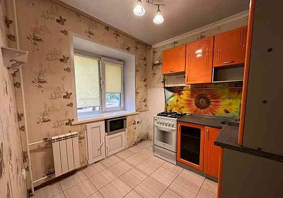 Сдаю однокомнатную квартиру в Ленинском районе на 1 этаже многоэтажного дома с площадью 44м². Донецк