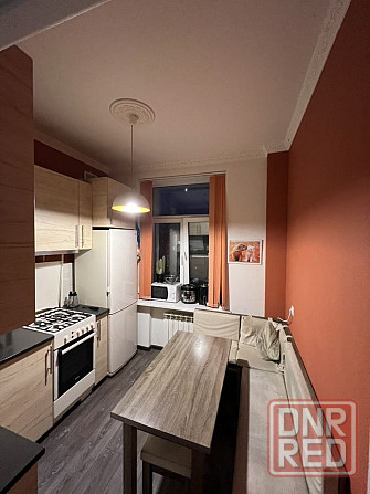 Сдаётся уютная двухкомнатная квартира в Ворошиловском районе. Уютная просторная квартира 50 м², Донецк - изображение 1