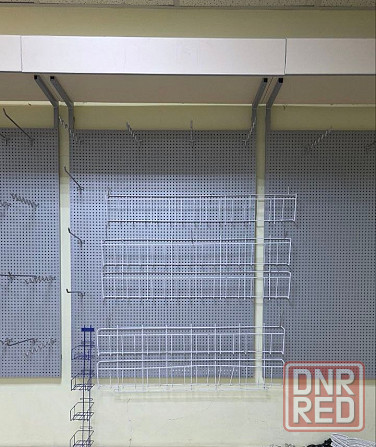 Металлические перфорированные стеллажи для магазина/бутика Донецк - изображение 3