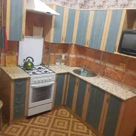 Сдаётся на длительный срок однокомнатная квартира в Куйбышевском районе, возле ж/д вокзала. Донецк