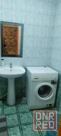 Сдаётся на длительный срок однокомнатная квартира в Куйбышевском районе, возле ж/д вокзала. Донецк - изображение 2