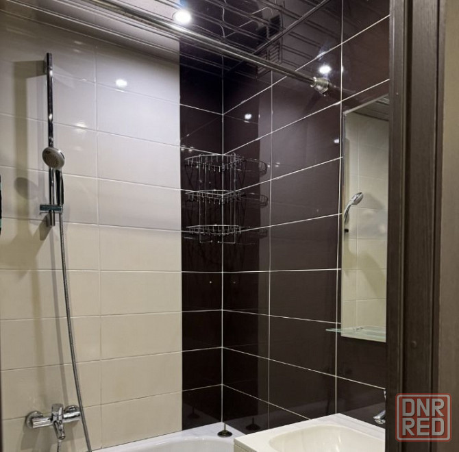 Сдаю двухкомнатную квартиру на 4 этаже многоэтажного дома в Ворошиловском районе Донецк - изображение 3