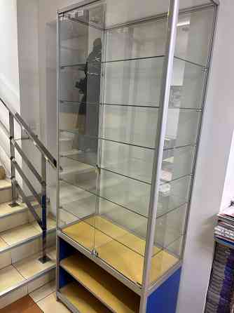 Торговое оборудование выставочная витрина шкаф из алюмопрофеля и стекла Донецк