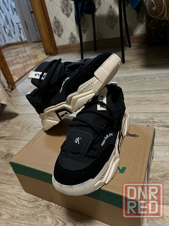 Продам новые кроссовки Макеевка - изображение 1