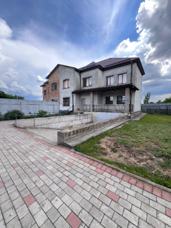 Продается 2-х уровневый жилой дом в Червоногвардейском районе г. Макеевка, пос. Горького Макеевка