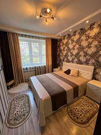 Сдаю двухкомнатную квартиру 63 кв м в отличном состоянии на длительный срок. Донецк