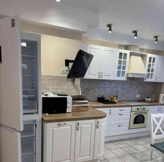 Впервые после ремонта сдается светлая 2-комнатная квартира (распашонка) в Калининском районе Донецк