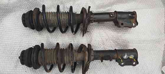 Продам передние стойки на хендай Макеевка