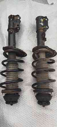 Продам передние стойки на хендай Макеевка