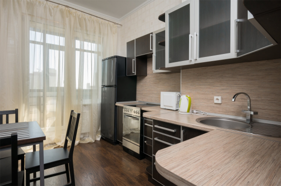 Предлагаем на длительный срок 1-комнатную квартиру на Набережной улице Донецк