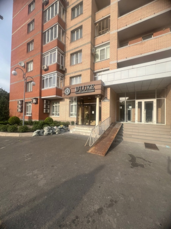 Цена снижена! 100 кв. м в жк Фаворит Донецк