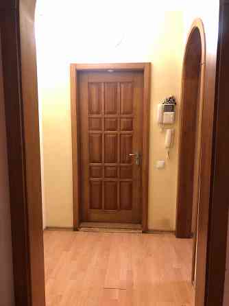 Продам 4-рех ком. квартиру (хольная) Донецк