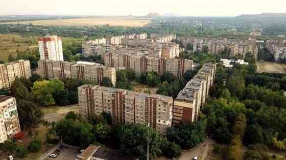 2к кв м-н Зеленый комнаты раздельные Продажа с мебелью Макеевка