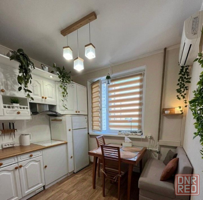 Сдаю двухкомнатную квартиру 56.0 м² этаж 4/5 город Донецк, Ворошиловский район, ориентир Крытый рыно Донецк - изображение 2