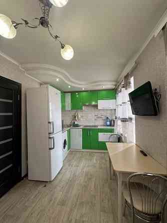 Сдается большая 2-комнатная квартира, на длительный срок, в Ворошиловском районе, площадь Ленина Донецк