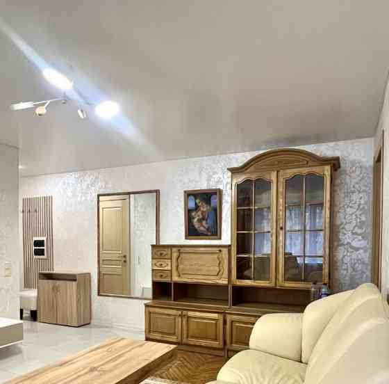 Сдается светлая и теплая евро двухкомнатная квартира с хорошим ремонтом! Калининский район, Медицинс Донецк