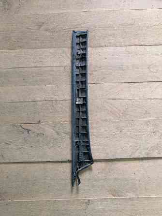 Продам накладку передней левой стойки Мерседес W124 Донецк